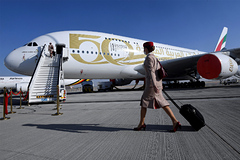 Бывшая стюардесса Emirates рассказала о наказаниях бортпроводниц за лишний вес