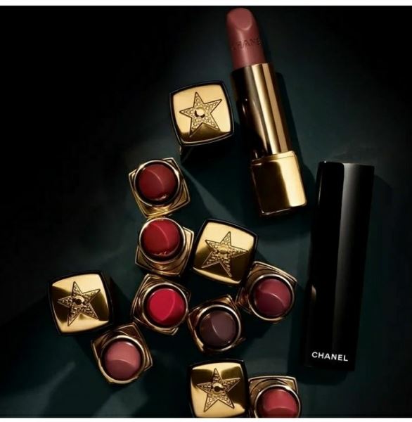 </p>
<p>                        Chanel La Comete Makeup Collection Spring 2022 Limited Edition</p>
<p>                    