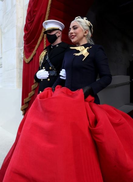 Леди Гага, Дженнифер Лопес и Мишель Обама: разбираем образы гостей инаугурации