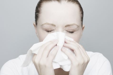 Что принять при первых признаках простуды: советы и рекомендации, которые помогут не заболеть