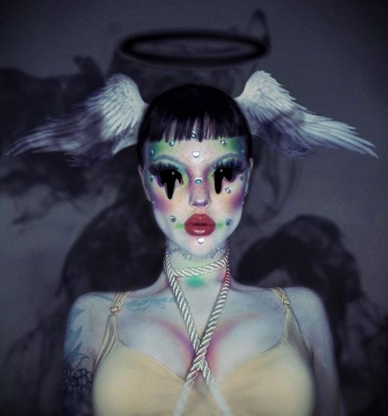 Модификация, пивные крышки и театральный грим: российские визажисты, создающие по-настоящему креативный макияж