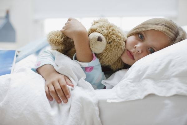 Педиатр назвал 5 главных симптомов, по которым можно выявить «Омикрон» у детей